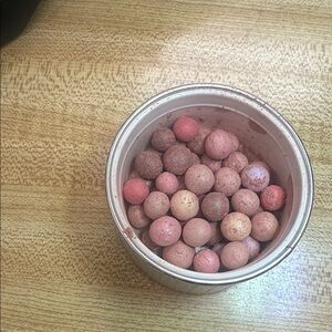 GUERLAIN Pink and Brown Bath Pearls